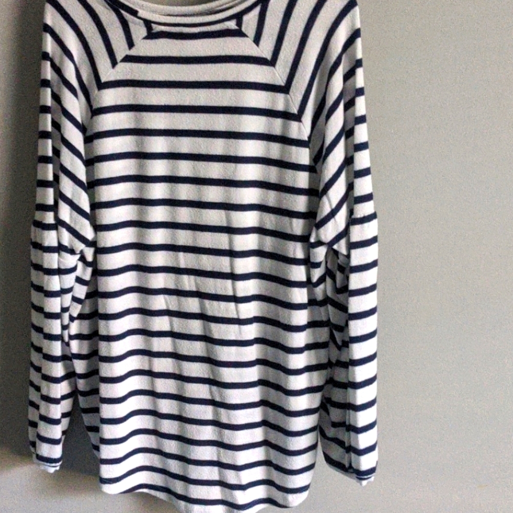 Balloon sleeve sweater